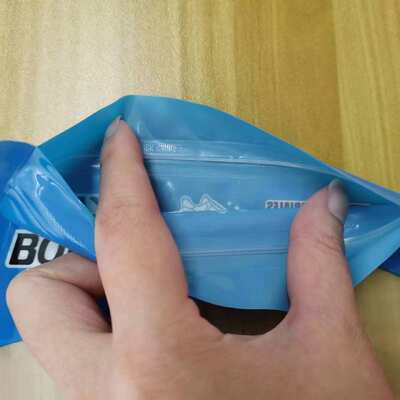 सिलिकॉन स्टैंड अप पैकेजिंग थैलों के साथ ज़िपलॉक स्पूट कस्टम मुद्रित खाद्य स्नैक्स के लिए कैंडी कॉफी पाउडर पैकेजिंग और भंडारण